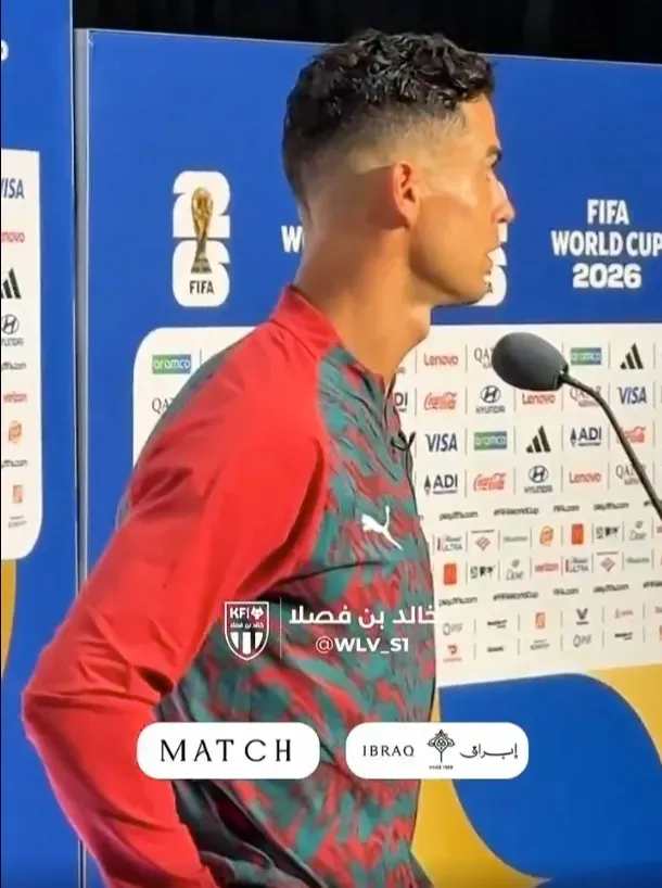 Ronaldo ngắt lời phóng viên khi bị hỏi về Messi - Ảnh 1.