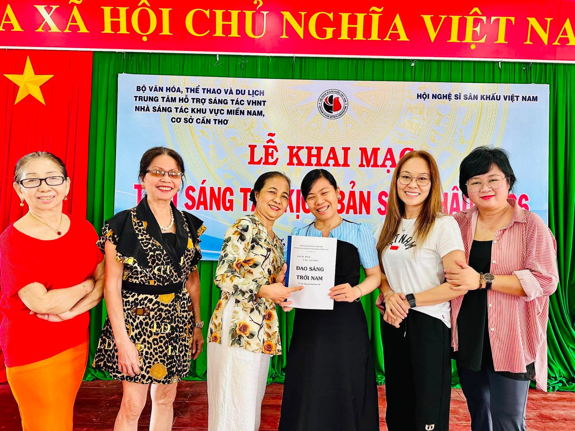 Nguyễn Minh Ngọc H&agrave; - c&acirc;y b&uacute;t trẻ viết kịch bản sử Việt về nh&acirc;n vật Phạm Ngũ L&atilde;o - Ảnh 1.