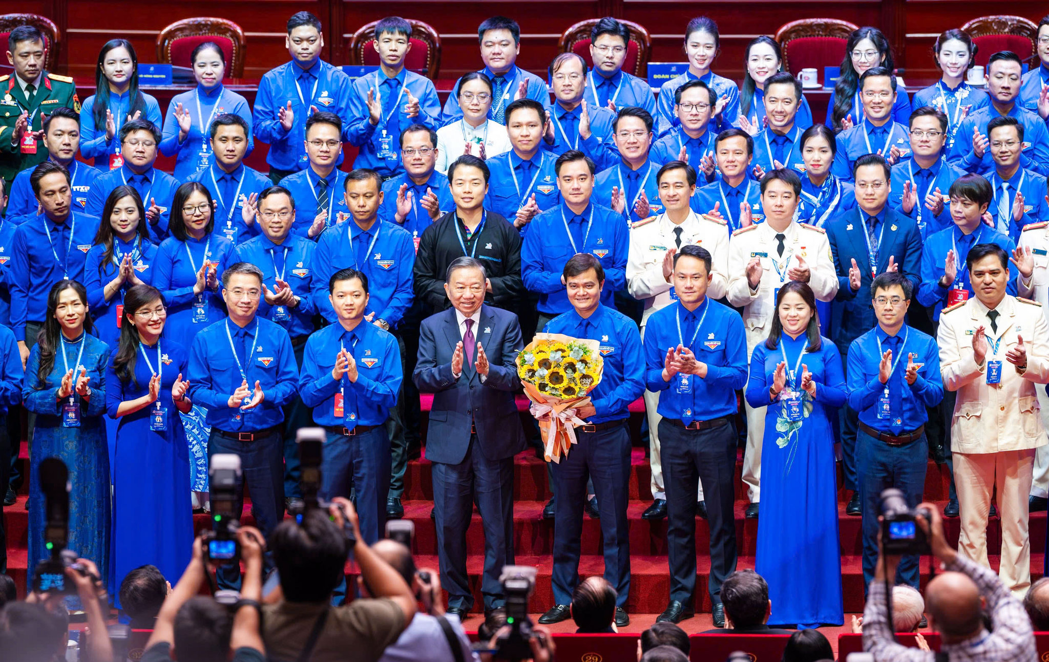 Thanh niên Việt Nam trực tiếp tham gia kiến tạo tương lai - Ảnh 1.