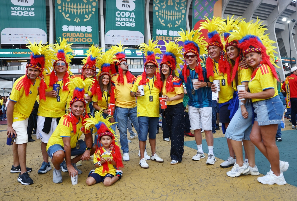World Cup của những khán đài nhập cư - Ảnh 1.