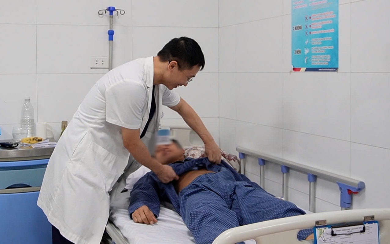Tưởng chỉ đau sau tập gập bụng, người đàn ông suýt hoại tử ruột
