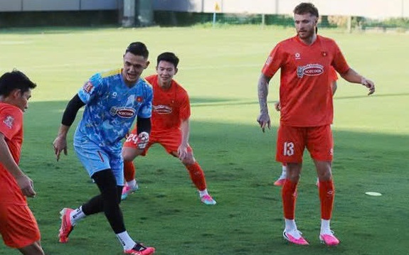 Patrik Lê Giang vắng mặt, Tài Lộc hạnh phúc ngày đầu lên tuyển Việt Nam