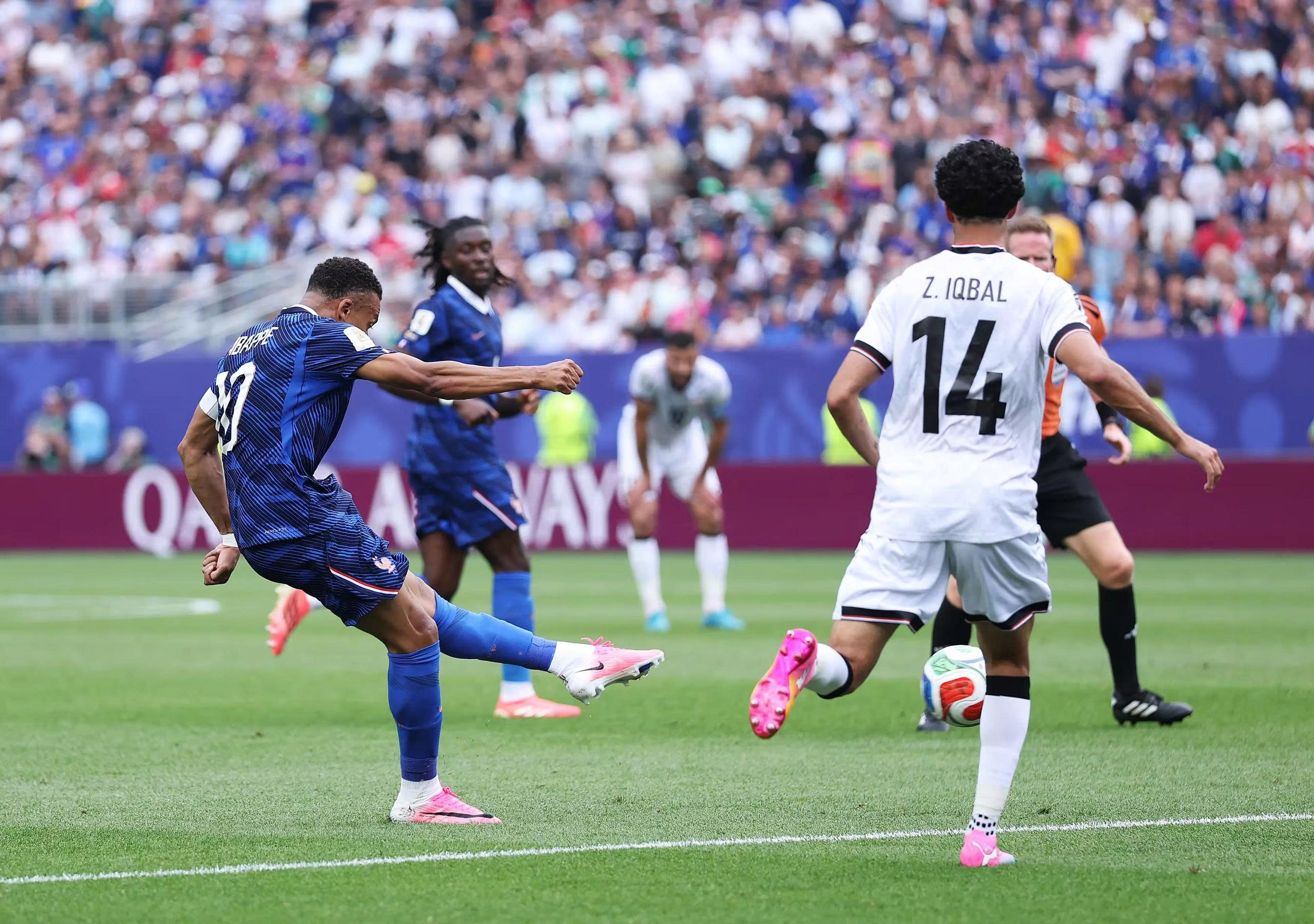 World Cup 2026: Nghịch lý của những người gác đền và cơn mưa bàn thắng - Ảnh 3.