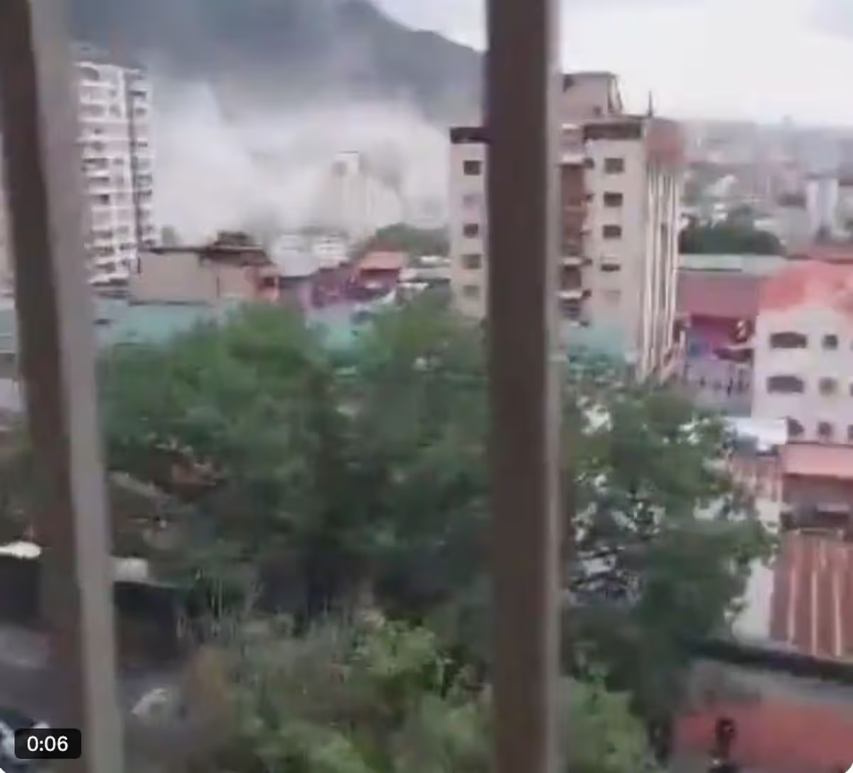 Động đất mạnh nhất hơn một thế kỷ tại Venezuela: Nhiều tòa nhà sập, có thương vong - Ảnh 1.