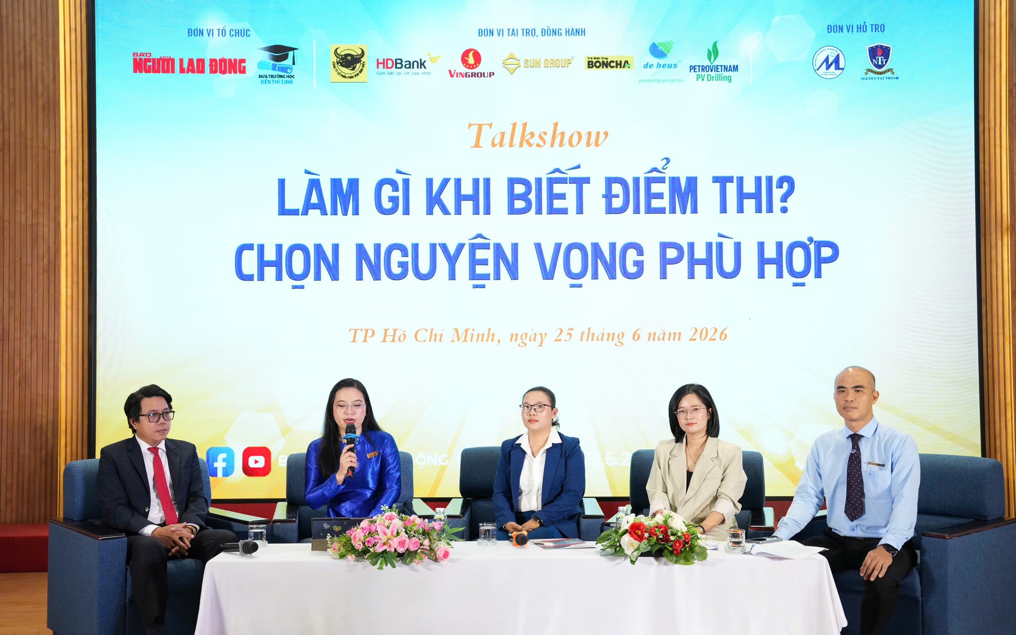 Đang talkshow trực tuyến: Quyết định quan trọng khi biết điểm thi tốt nghiệp THPT
