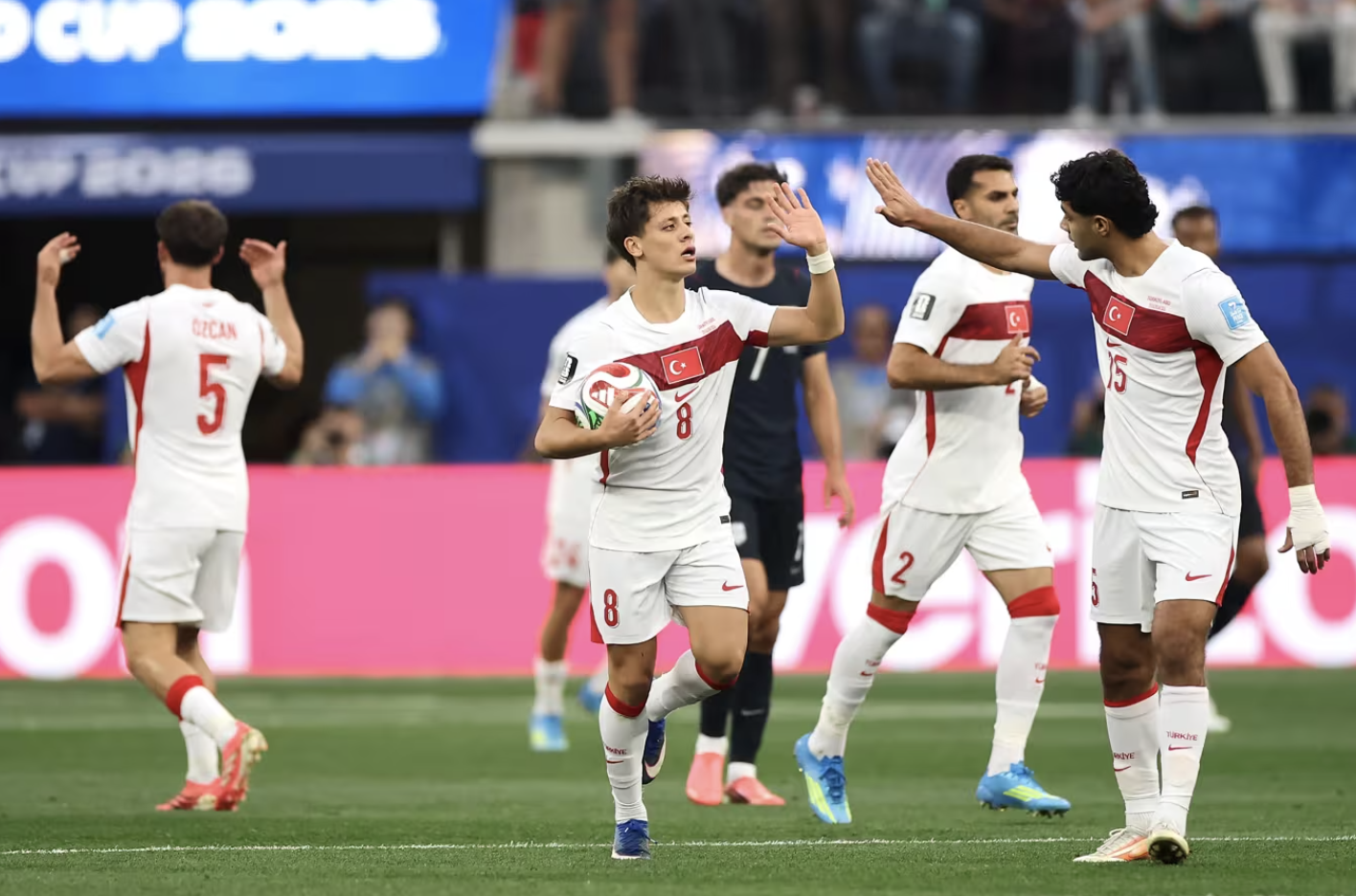 Thổ Nhĩ Kỳ chia tay World Cup 2026 bằng trận thắng chủ nhà Mỹ - Ảnh 3.