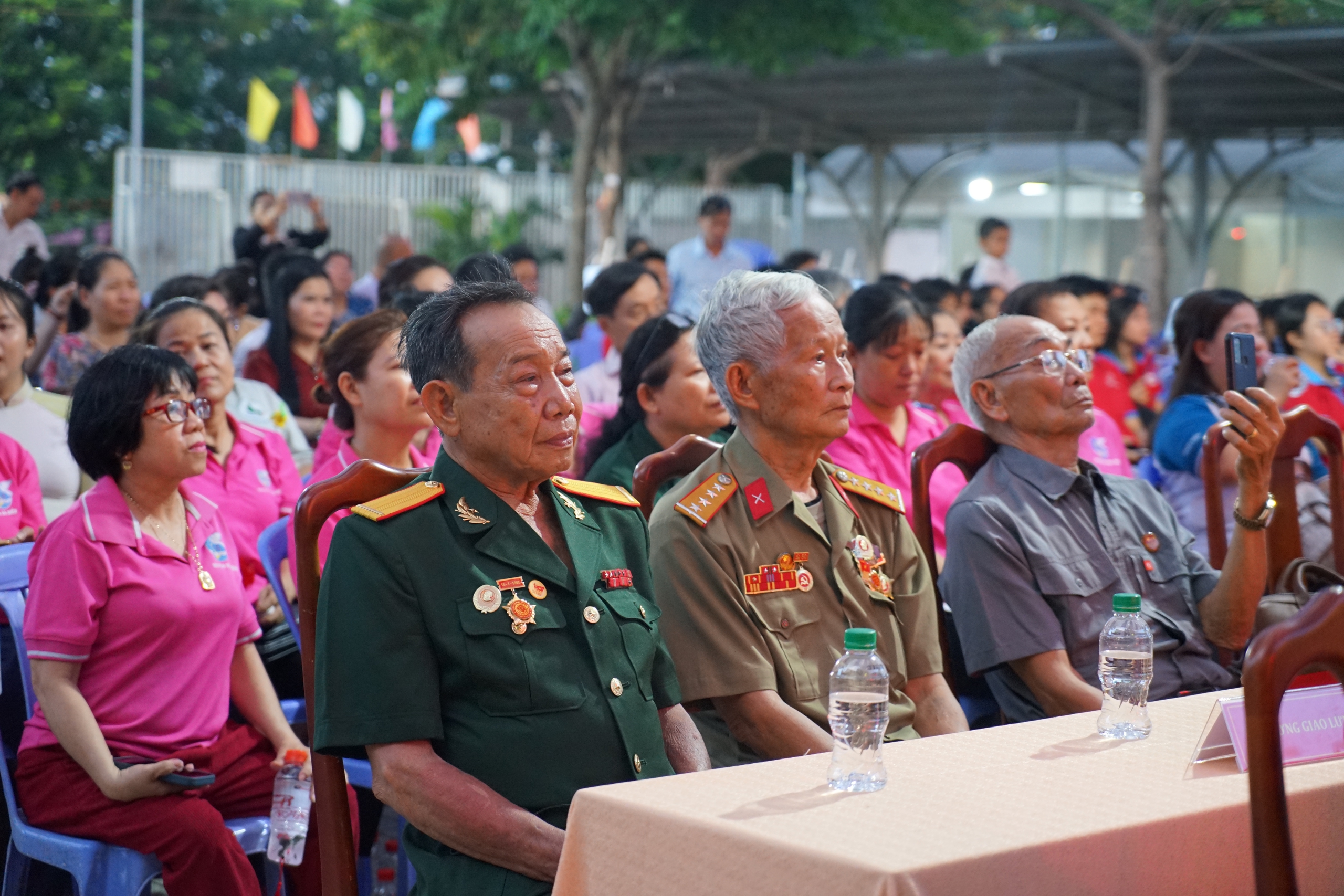 Kể chuyện lịch sử bằng nhân chứng sống - Ảnh 4.