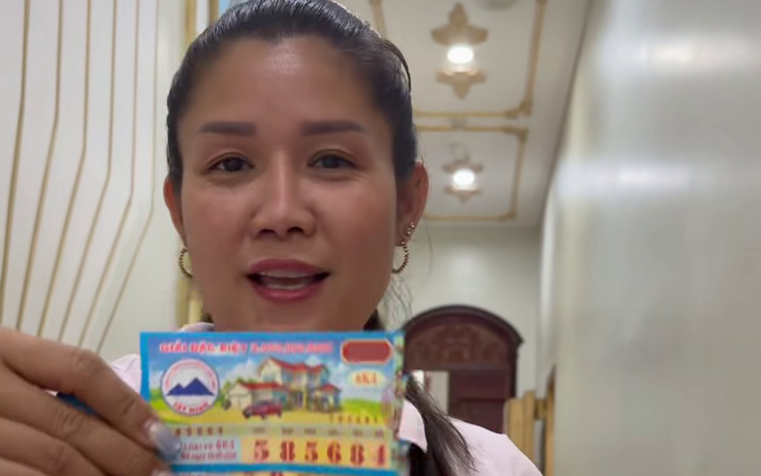 CLIP: Đại lý tiết lộ khách 2 lần trúng độc đắc xổ số miền Nam