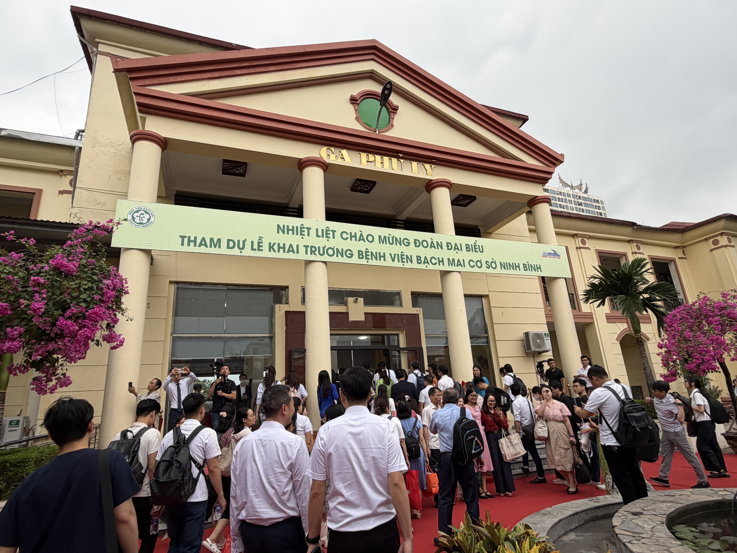 Bệnh viện Bạch Mai cơ sở Ninh Bình chính thức vận hành - Ảnh 19.