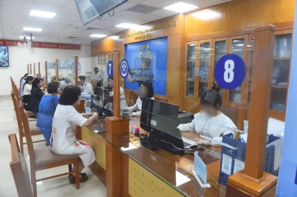 Phó Thủ tướng yêu cầu không để tái diễn vụ "yêu cầu cụ 97 tuổi đến phường làm thủ tục" - Ảnh 1.
