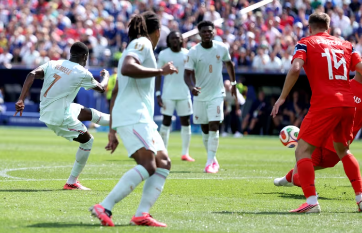 "Gà trống" Pháp gáy vang tại Boston sau hat-trick của Dembele - Ảnh 3.