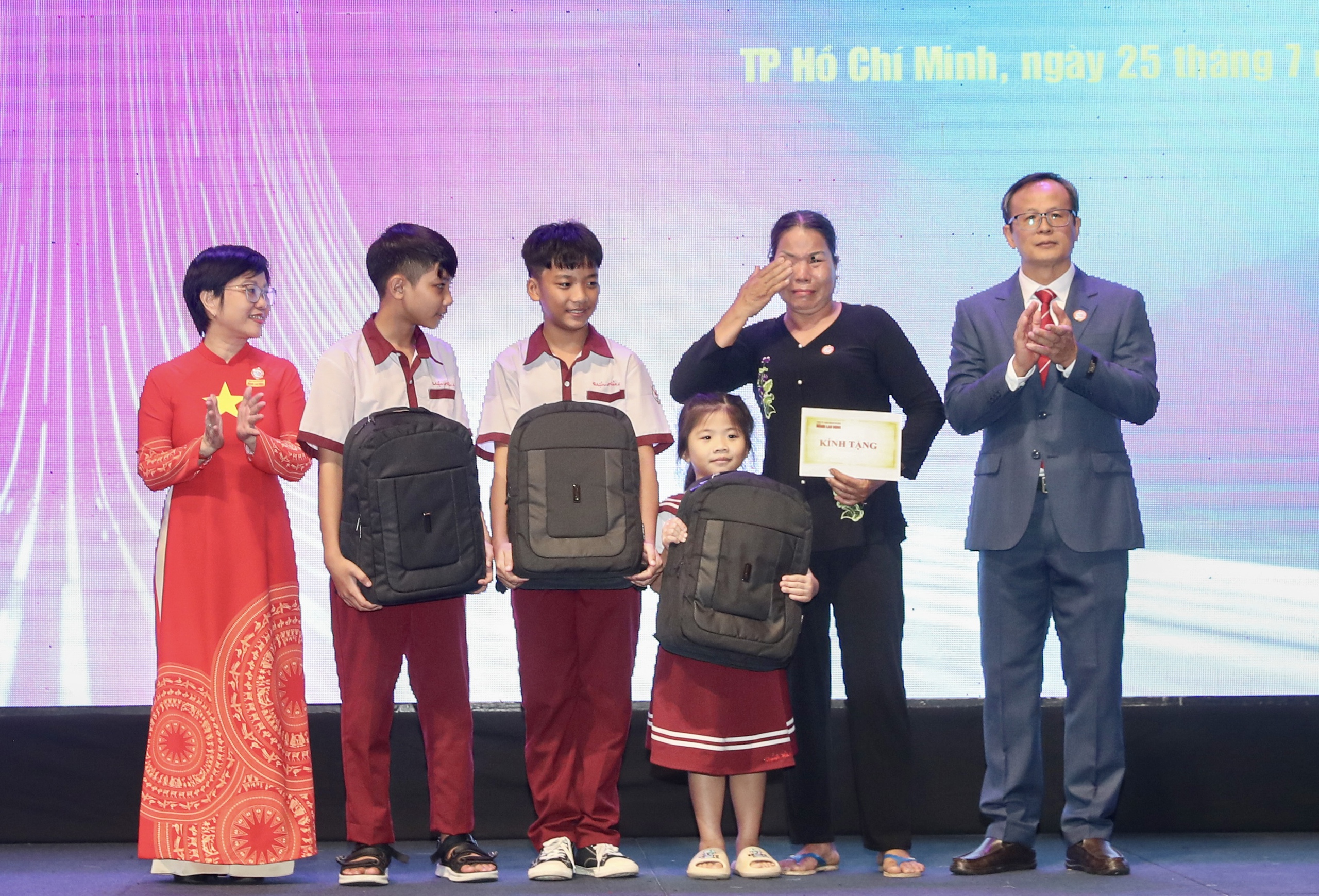 MEGA STORY: Điều còn lại - Hành trình 51 năm của Báo Người Lao Động (1975-2026) - Ảnh 64.