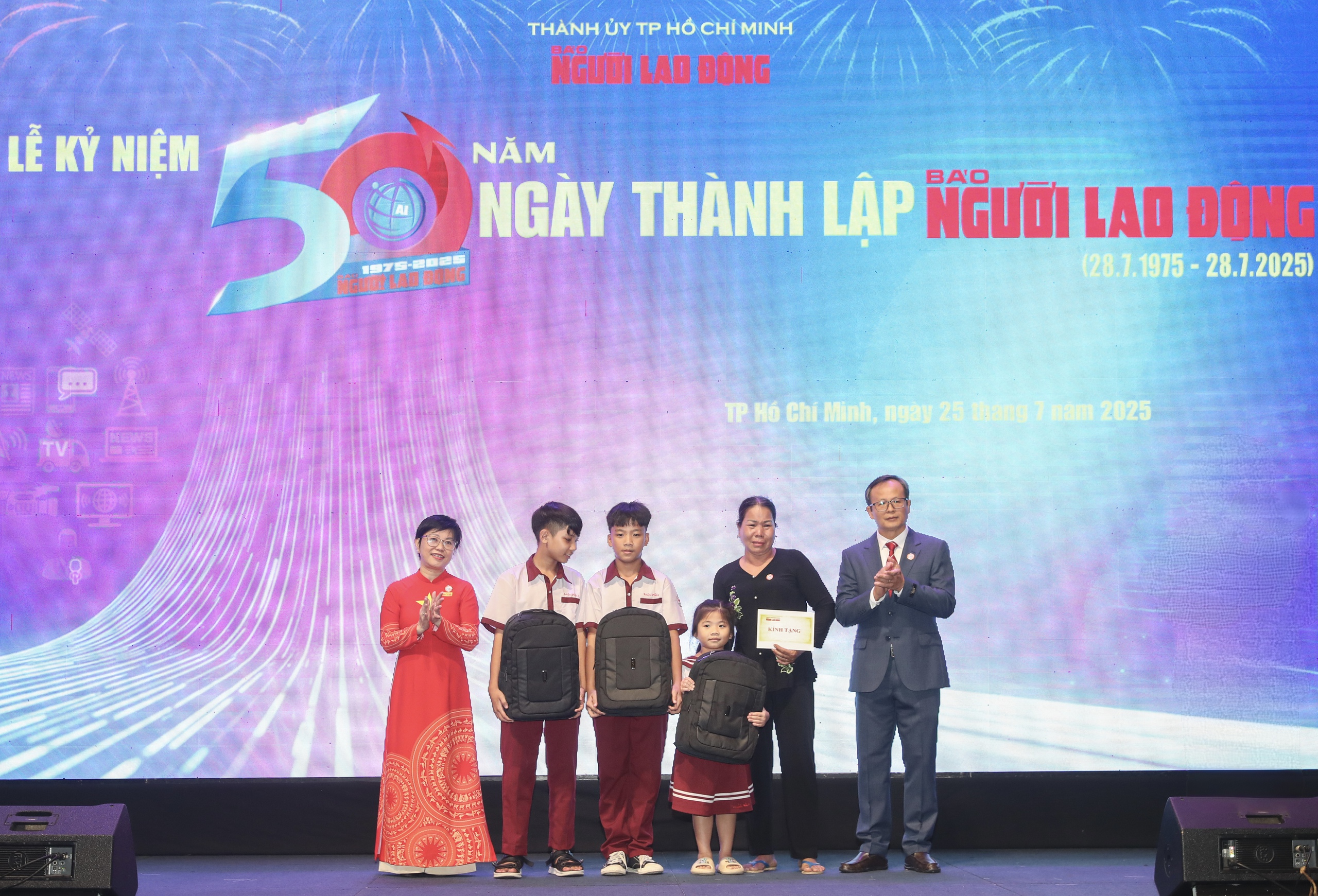 MEGA STORY: Điều còn lại - Hành trình 51 năm của Báo Người Lao Động (1975-2026) - Ảnh 65.