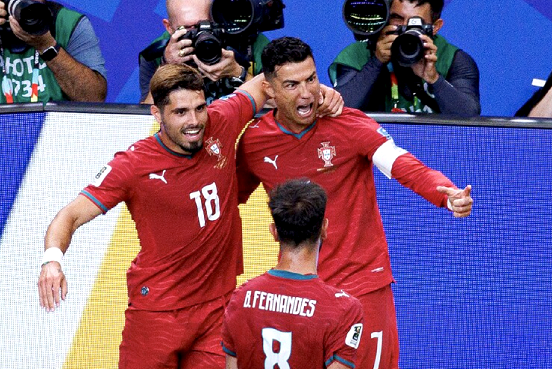 World Cup 2026: Kh&ocirc;ng đ&aacute; lượt cuối, Bồ Đ&agrave;o Nha v&agrave; Anh vẫn gi&agrave;nh v&eacute; v&ograve;ng 1/16 - Ảnh 4.