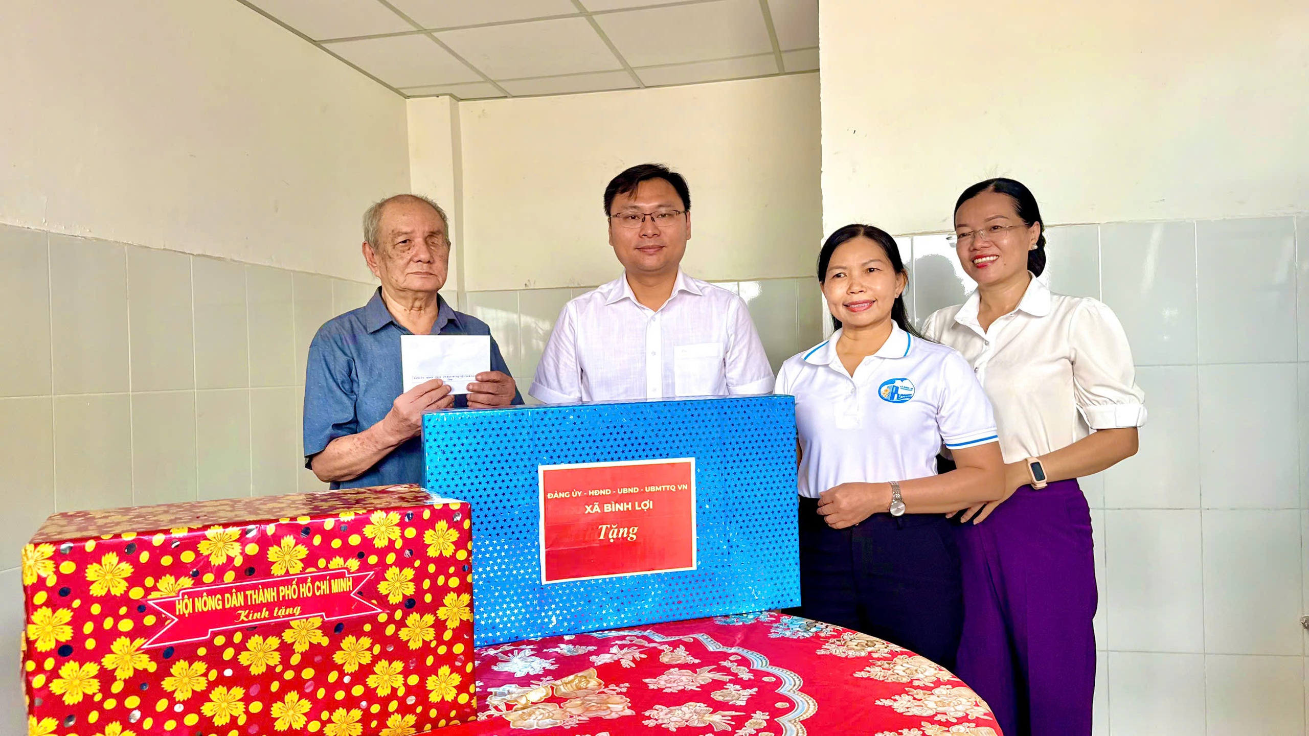 X&atilde; B&igrave;nh Lợi, TPHCM: Ra mắt c&ocirc;ng tr&igrave;nh tuyến đường hoa kiểu mẫu gắn với chuyển đổi số - Ảnh 14.
