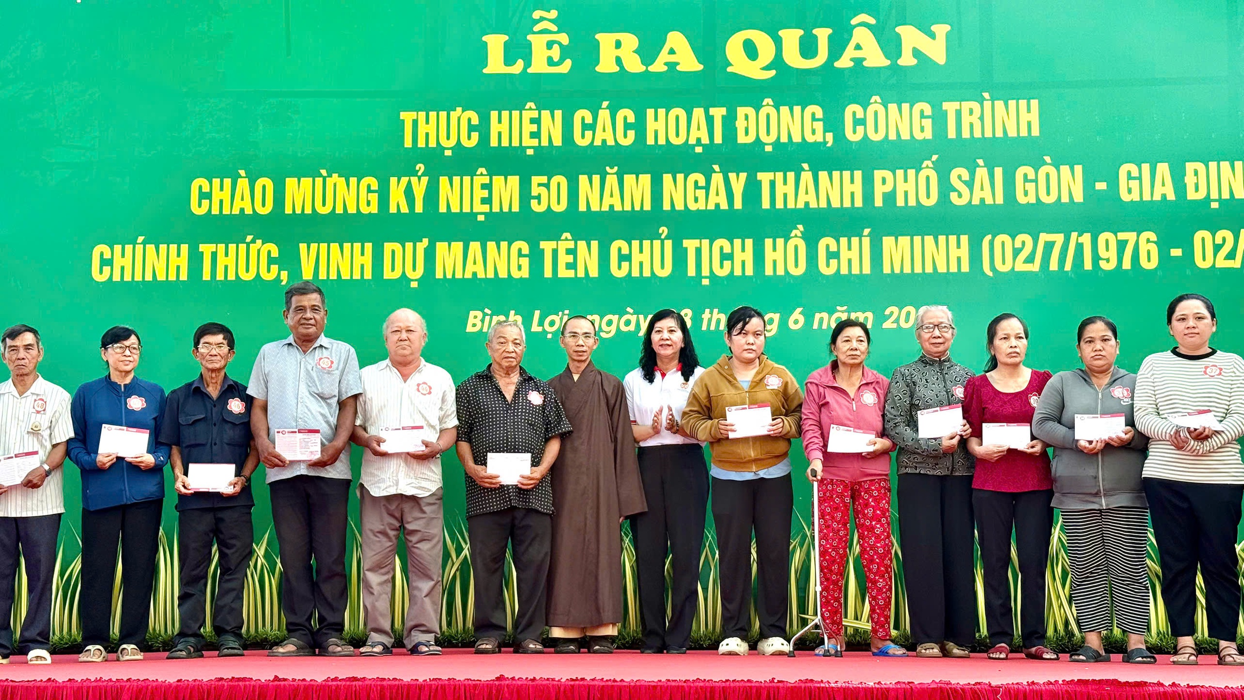 X&atilde; B&igrave;nh Lợi, TPHCM: Ra mắt c&ocirc;ng tr&igrave;nh tuyến đường hoa kiểu mẫu gắn với chuyển đổi số - Ảnh 9.
