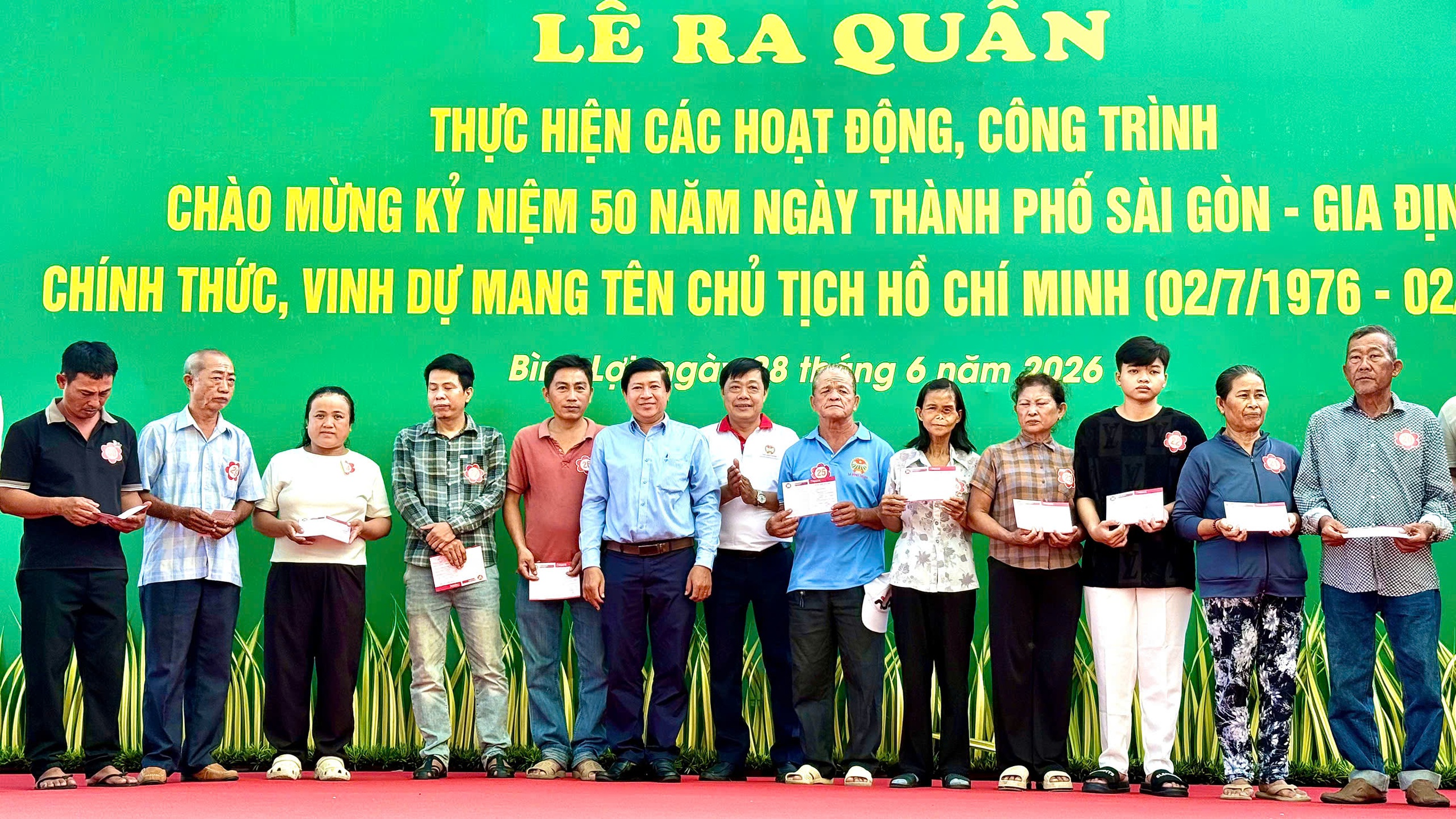 X&atilde; B&igrave;nh Lợi, TPHCM: Ra mắt c&ocirc;ng tr&igrave;nh tuyến đường hoa kiểu mẫu gắn với chuyển đổi số - Ảnh 8.