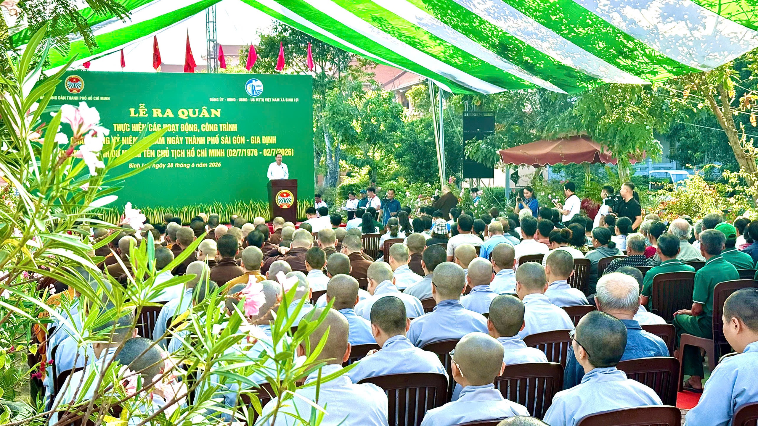 X&atilde; B&igrave;nh Lợi, TPHCM: Ra mắt c&ocirc;ng tr&igrave;nh tuyến đường hoa kiểu mẫu gắn với chuyển đổi số - Ảnh 1.