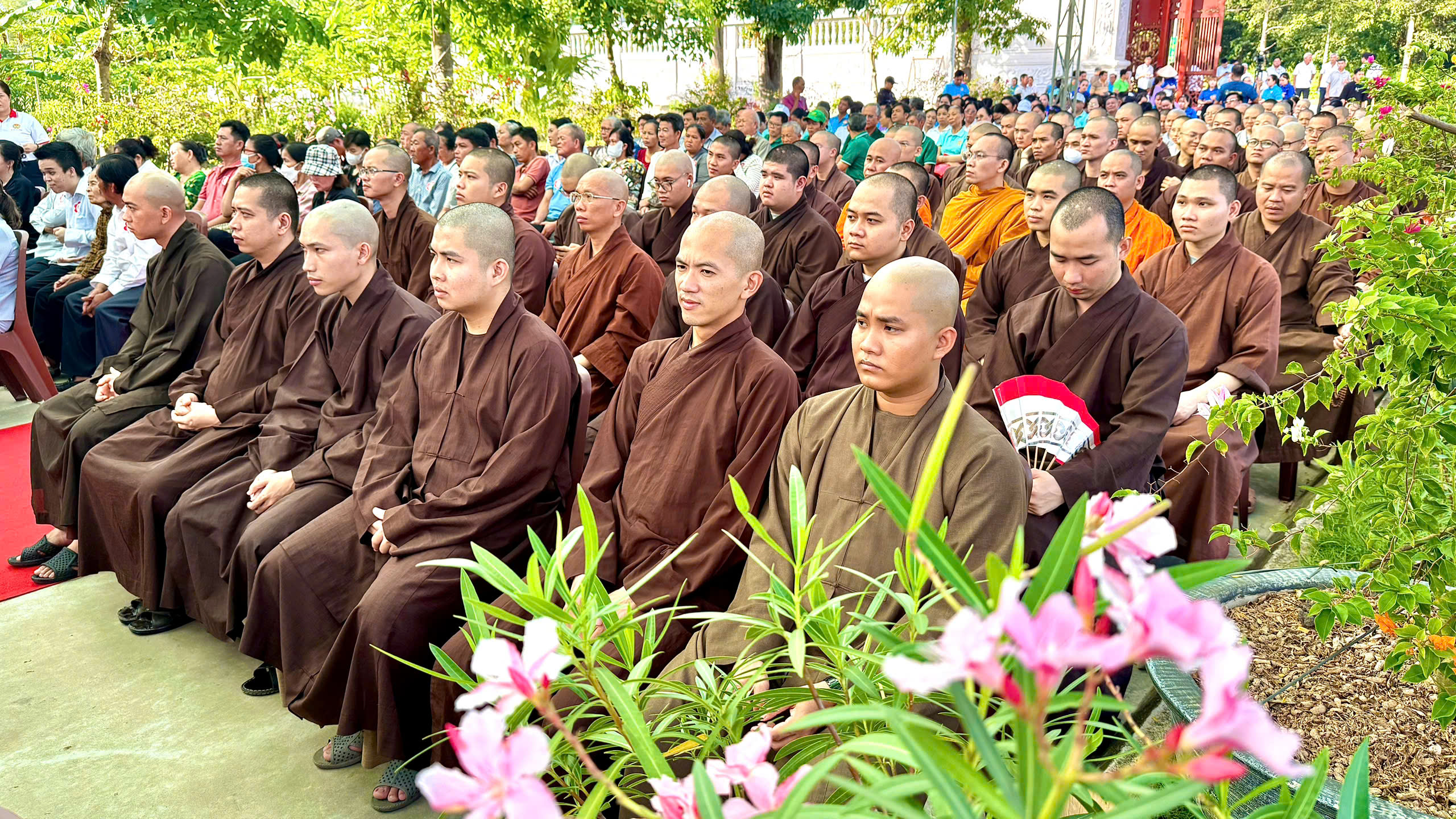 X&atilde; B&igrave;nh Lợi, TPHCM: Ra mắt c&ocirc;ng tr&igrave;nh tuyến đường hoa kiểu mẫu gắn với chuyển đổi số - Ảnh 3.