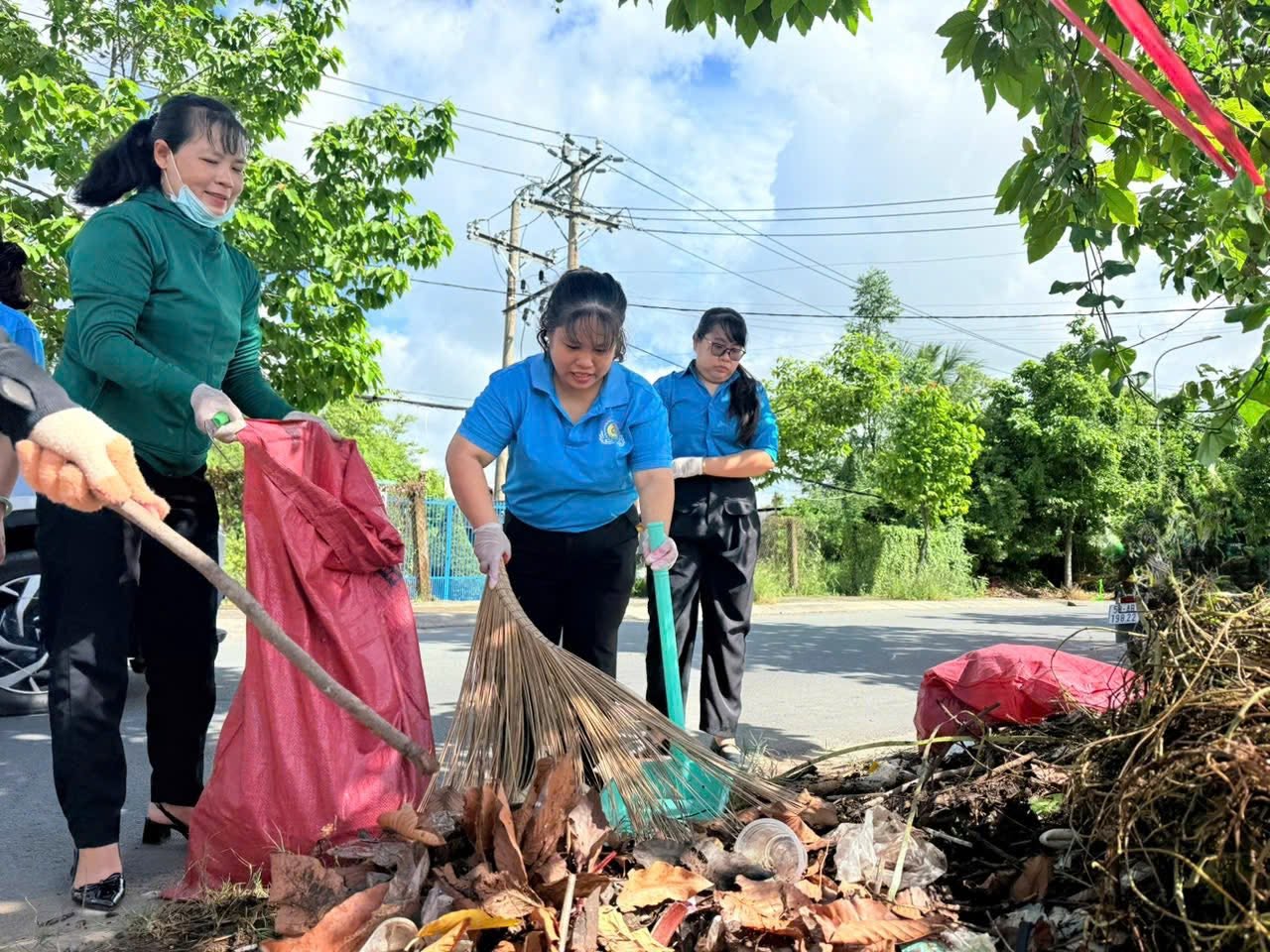 Xã Bình Chánh, TPHCM lan tỏa phong trào sống xanh từ những hành động cụ thể - Ảnh 14.