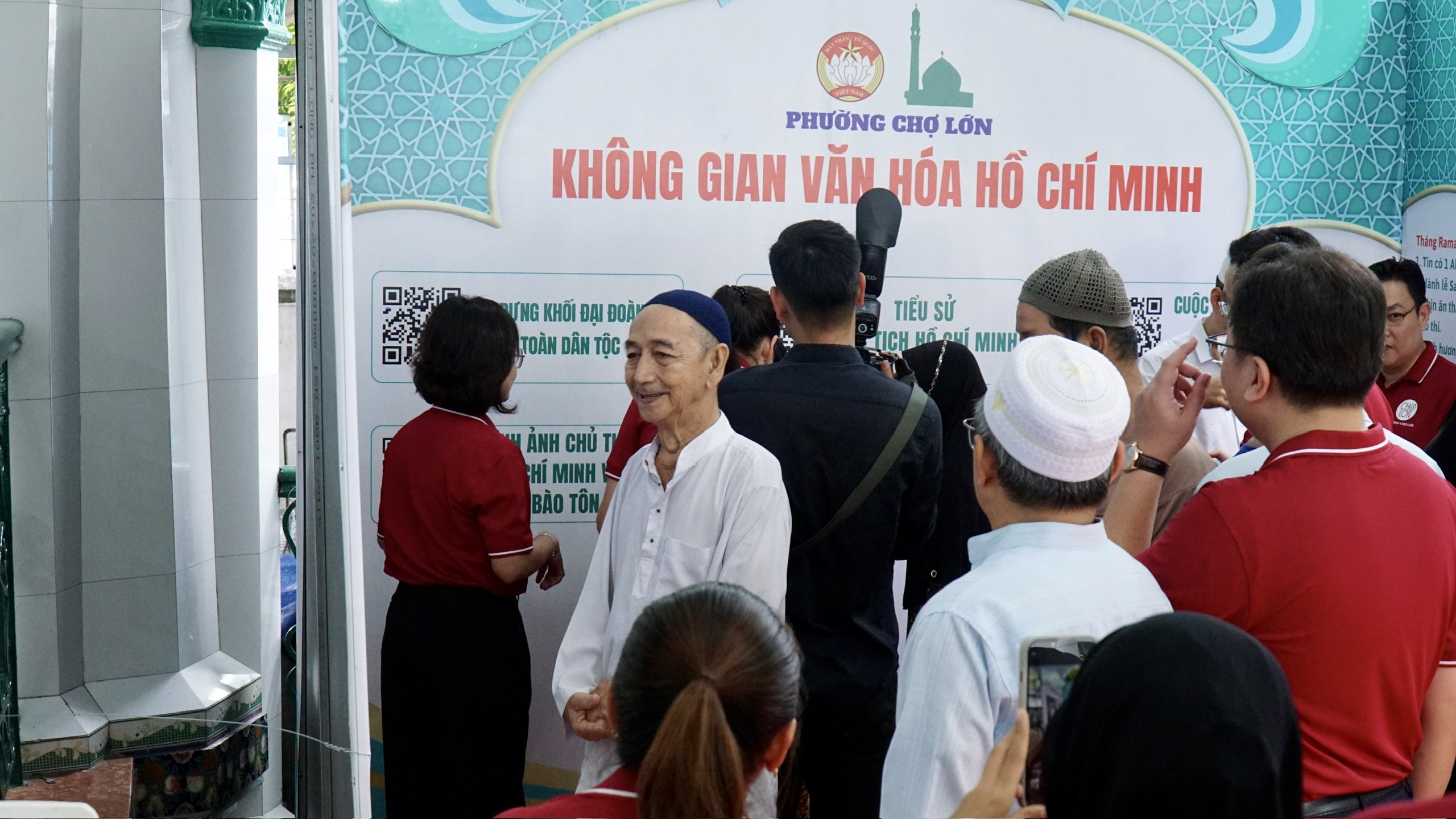 Phường Chợ Lớn phát động chuỗi hoạt động chào mừng 50 năm TPHCM mang tên Bác - Ảnh 21.