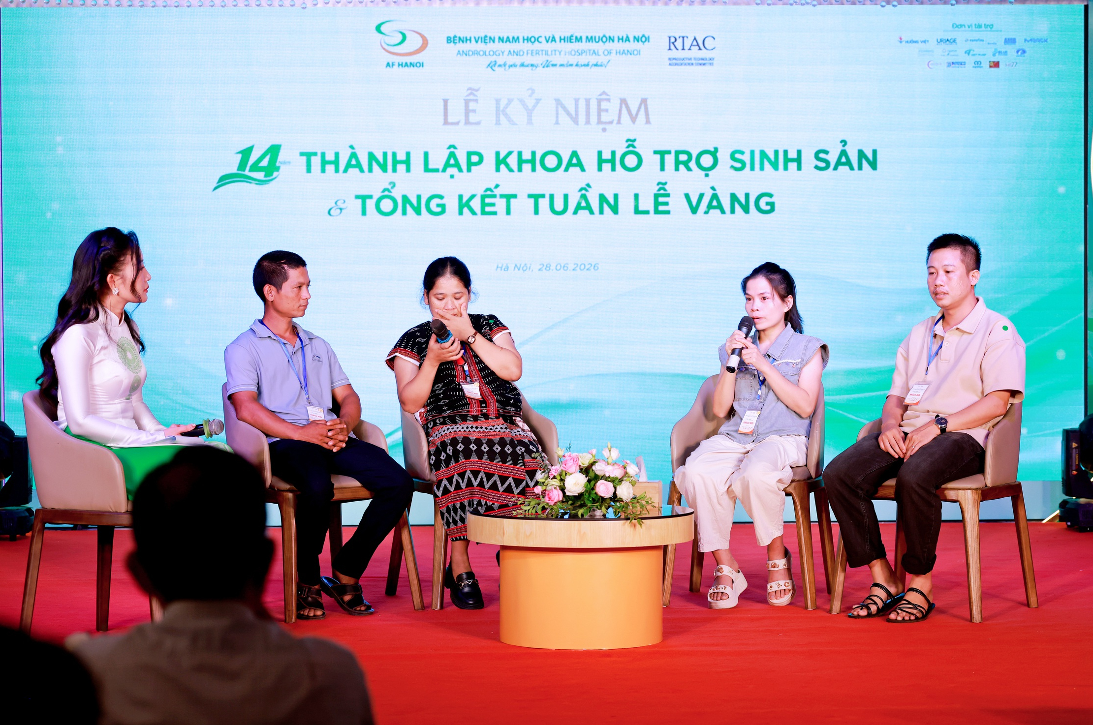 H&agrave;ng trăm gia đ&igrave;nh hiếm muộn hội ngộ, tiếp tục h&agrave;nh tr&igrave;nh t&igrave;m con - Ảnh 1.