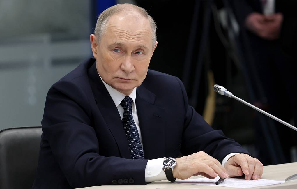 Ông Putin thừa nhận Nga thiếu nhiên liệu vì Ukraine tấn công - Ảnh 1.