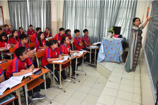 Tổ chức dạy thêm nhằm trục lợi, ép hoặc lôi kéo học thêm có thể bị phạt 50 triệu - Ảnh 1.