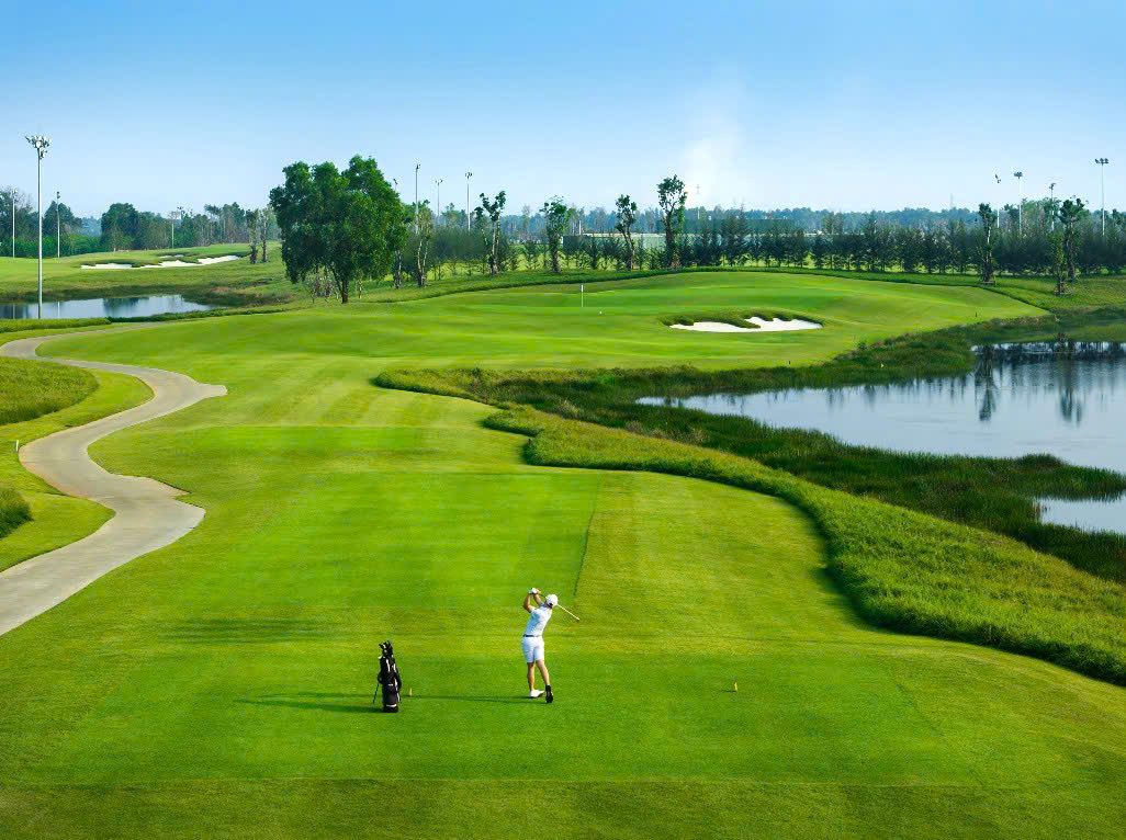 Đặc quyền &ldquo;bước sang đường l&agrave; tới s&acirc;n golf&rdquo; gi&uacute;p Vinhomes S&agrave;i G&ograve;n Park chinh phục giới th&agrave;nh đạt - Ảnh 3.