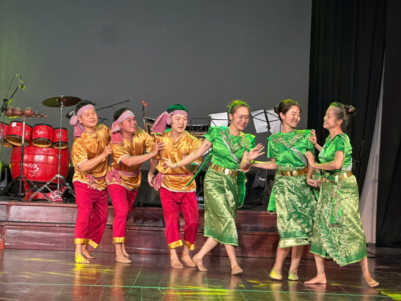 NSƯT Huỳnh Nhật Danh tạo dấu ấn với chương trình “Cầm Thi Giang - Dòng phù sa mới” - Ảnh 4.