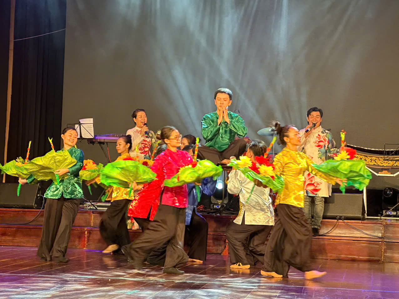 NSƯT Huỳnh Nhật Danh tạo dấu ấn với chương trình “Cầm Thi Giang - Dòng phù sa mới” - Ảnh 5.