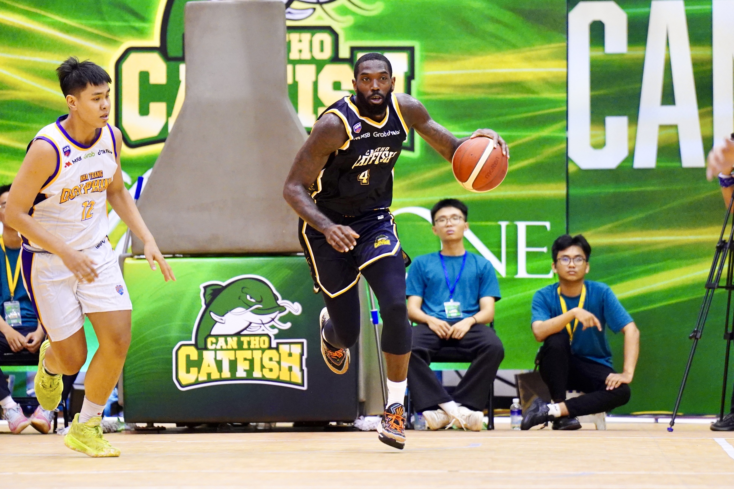 Nha Trang Dolphins giữ vững top 4 - Ảnh 2.