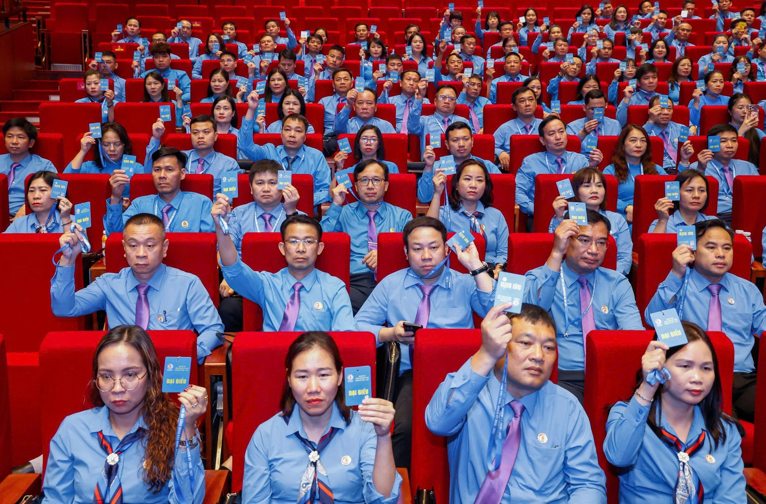X&acirc;y dựng C&ocirc;ng đo&agrave;n vững mạnh to&agrave;n diện - Ảnh 1.
