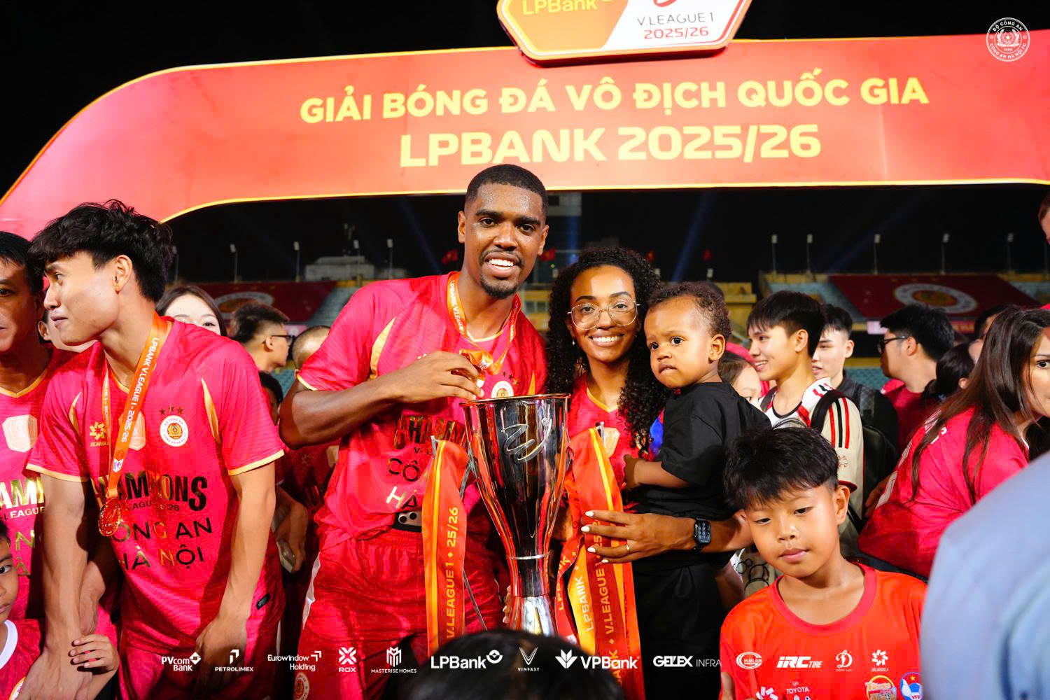 Alan Grafite: "Sát thủ" của Công an Hà Nội tiến gần cú đúp danh hiệu Vua phá lưới V-League - Ảnh 3.