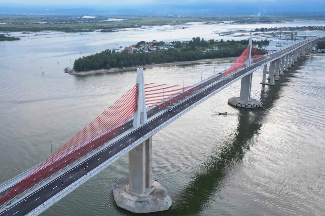 Dấu tích con đường hơn thế kỷ dưới cửa biển Thuận An - Ảnh 7.