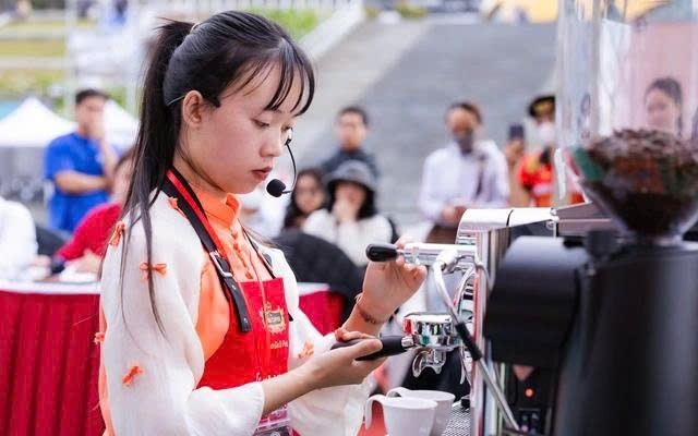 Đằng sau hạt c&agrave; ph&ecirc; tỷ đ&ocirc;: Đ&aacute;nh thức "quyền lực mềm" để sinh kế bền vững - Ảnh 4.