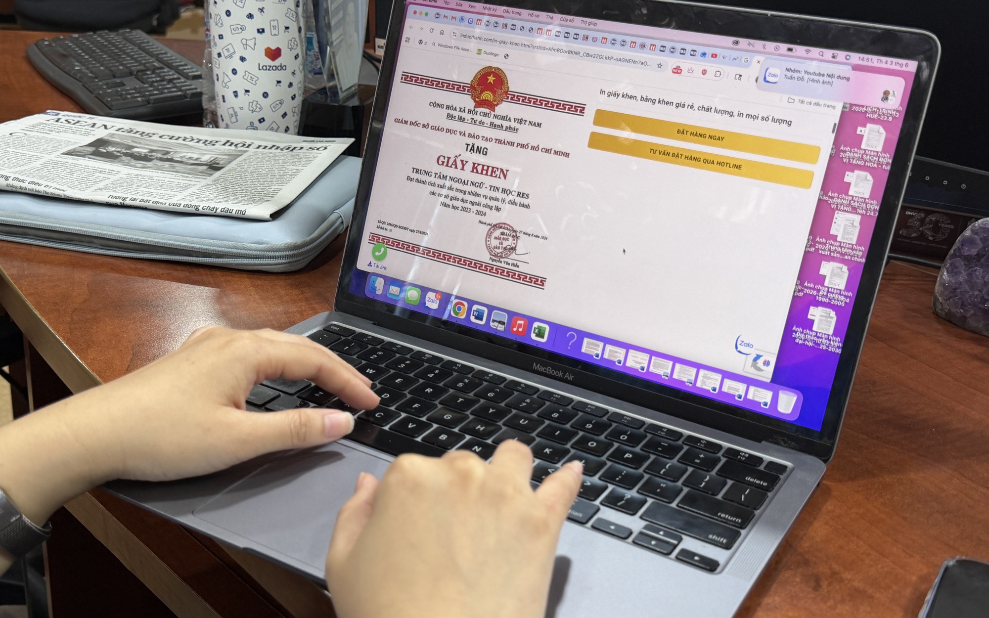 Công an TPHCM cảnh báo phụ huynh thích khoe giấy khen lên mạng
