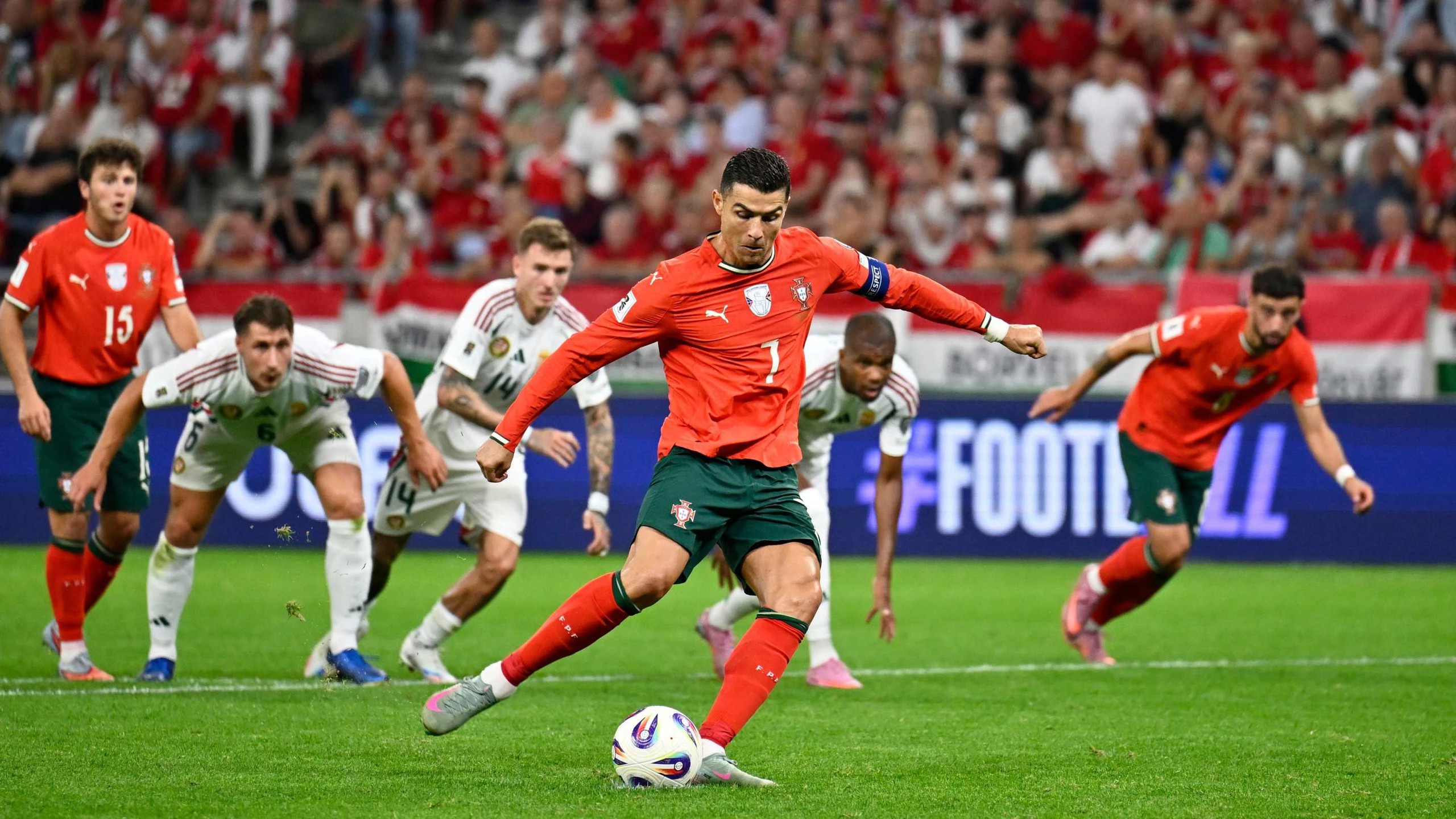 Messi, Ronaldo, Ochoa v&agrave; &ldquo;vũ điệu cuối&rdquo; tại World Cup 2026 - Ảnh 2.