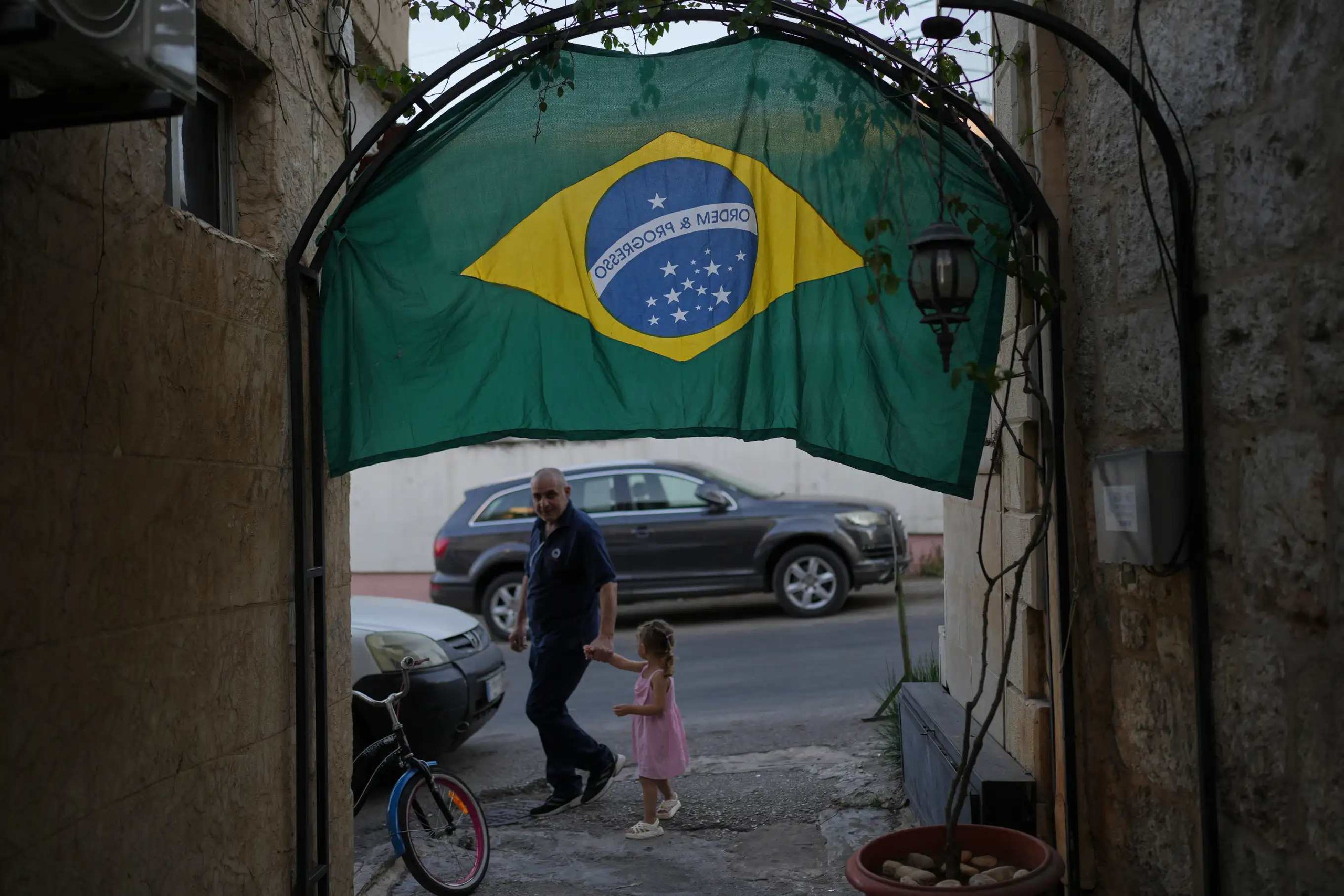 &ldquo;Lễ hội&rdquo; đặc biệt tại Lebanon mừng Brazil đi tiếp World Cup 2026 - Ảnh 1.