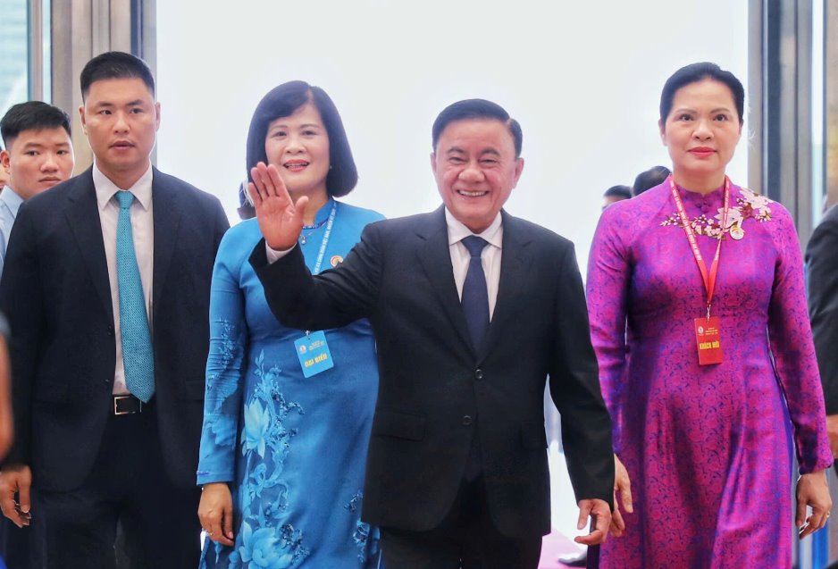 Tổng Bí thư, Chủ tịch nước và nhiều lãnh đạo Đảng, Nhà nước dự Đại hội XIV Công đoàn Việt Nam - Ảnh 4.