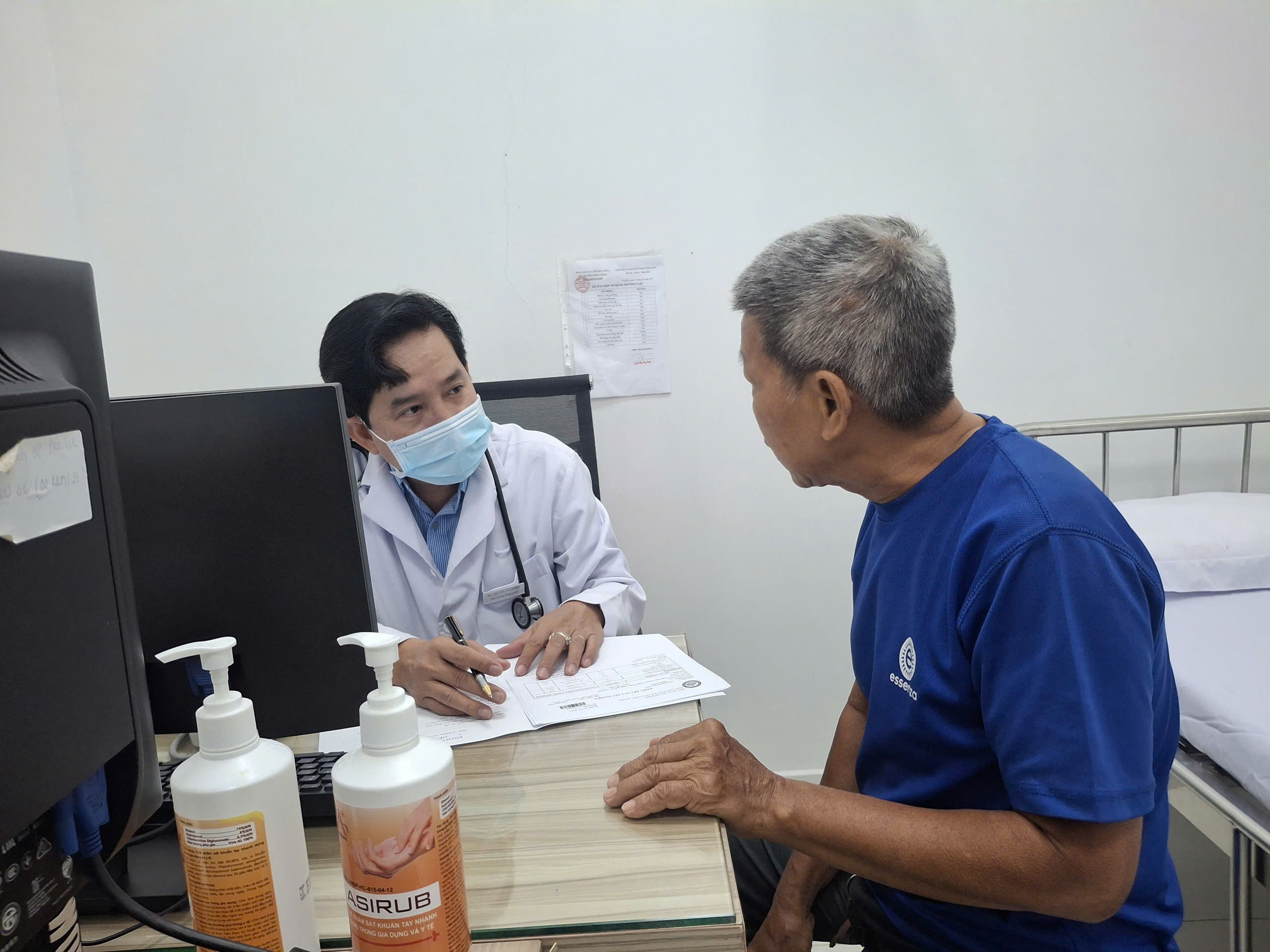 Thêm một địa chỉ khám và tư vấn sức khỏe cho người cao tuổi - Ảnh 3.