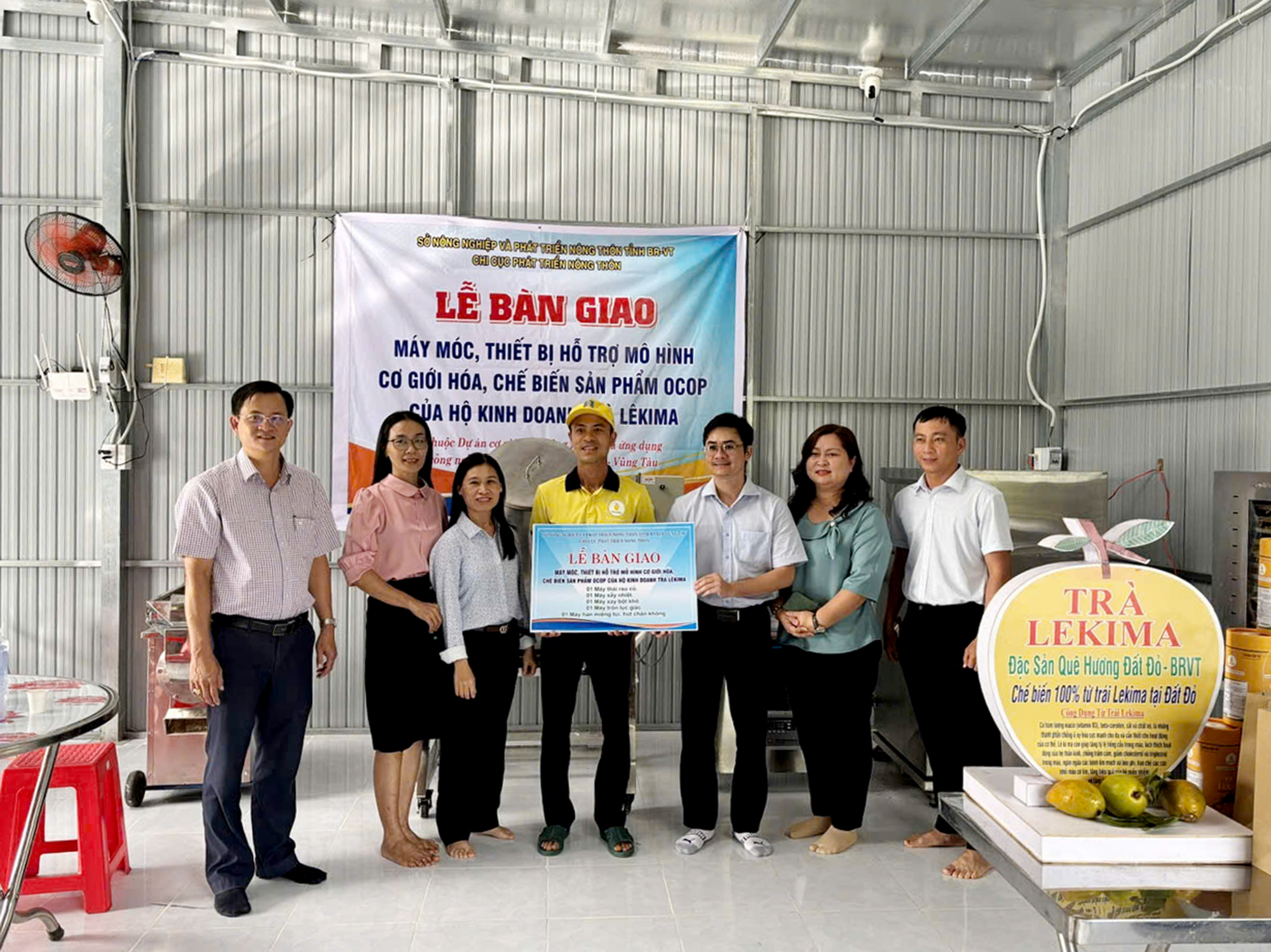 Trao "cần câu" cho người làm nghề nông thôn - Ảnh 1.