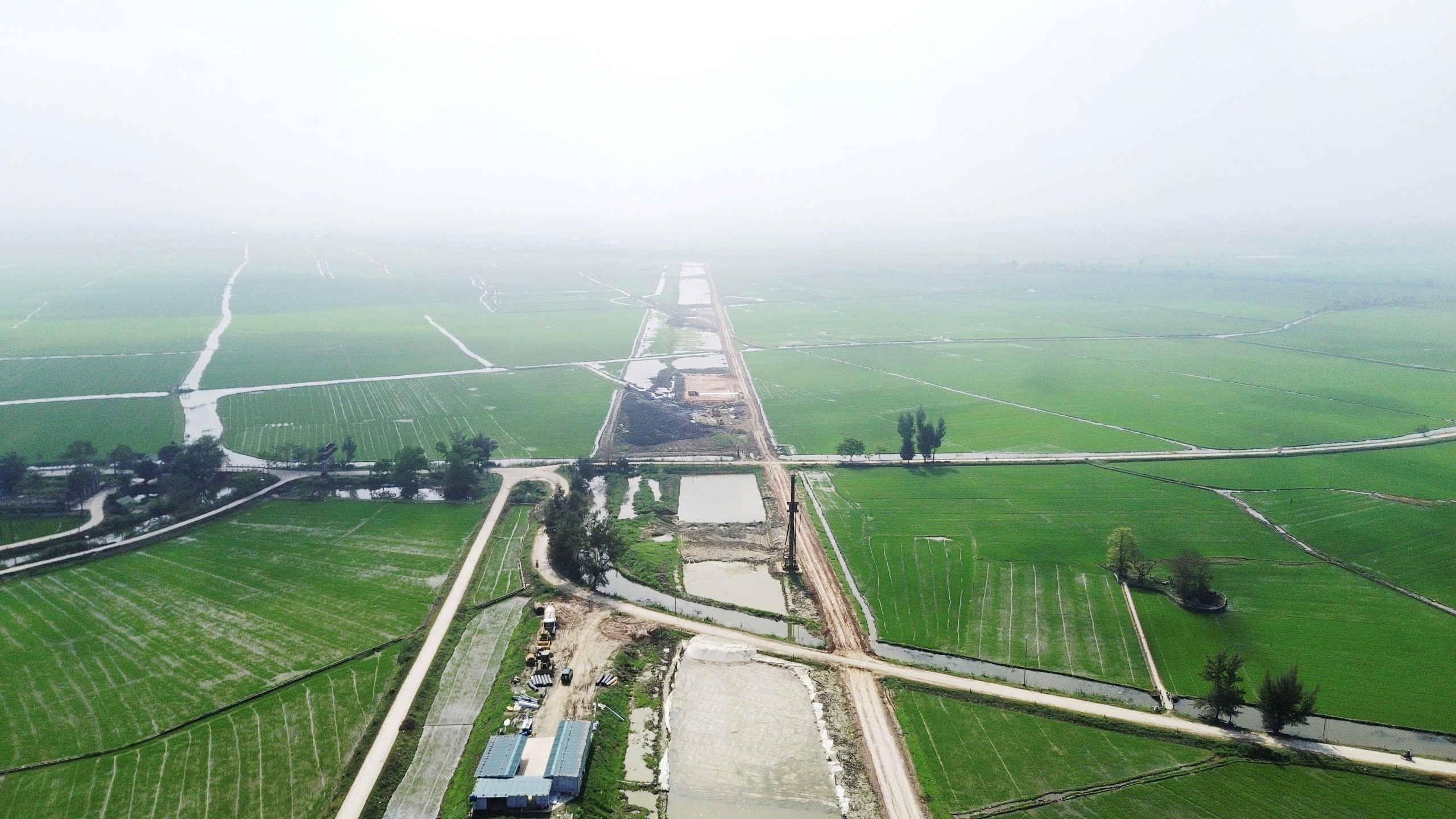 Th&ecirc;m một nh&agrave; thầu ở Huế bị "trảm" v&igrave; thi c&ocirc;ng "bầy hầy" - Ảnh 2.