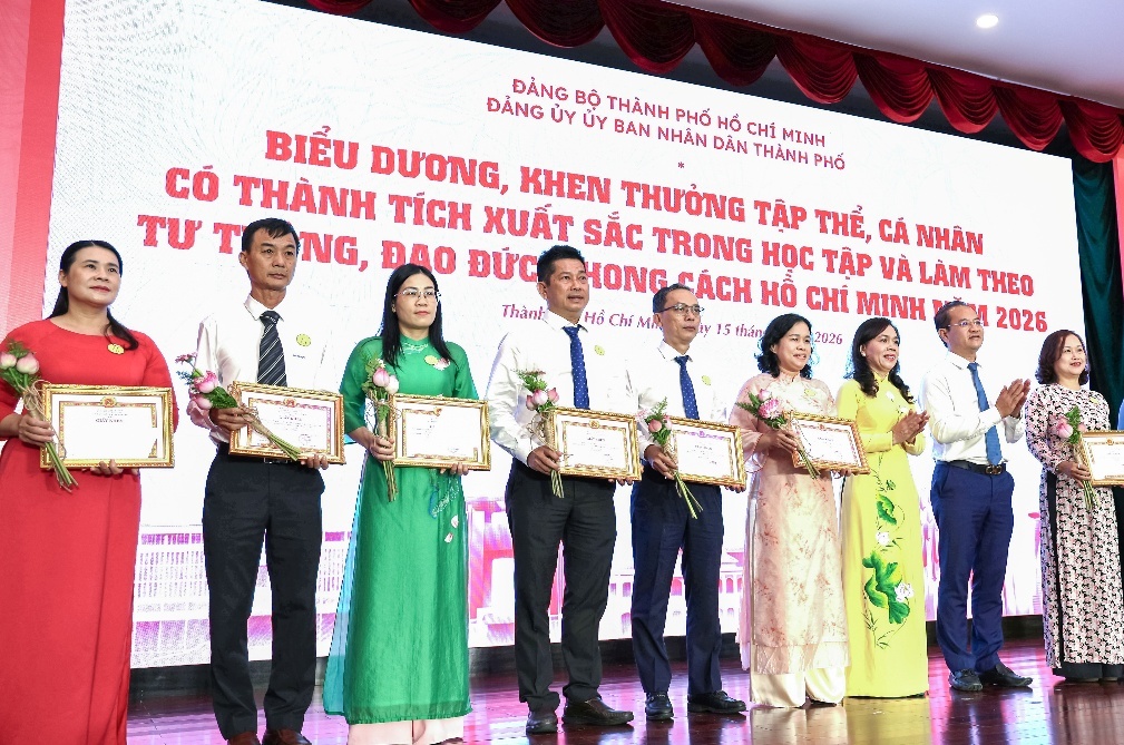 Lan tỏa tinh thần phục vụ từ ng&agrave;nh nước th&agrave;nh phố - Ảnh 1.