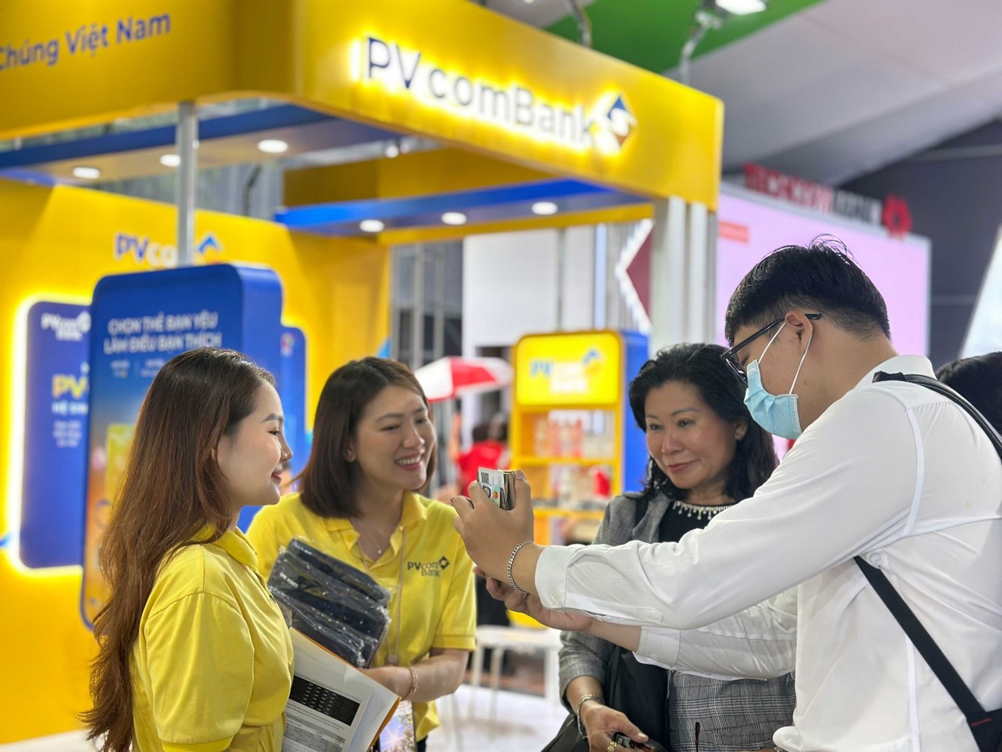 PVcomBank đồng hành thúc đẩy lối sống số tại Việt Nam cùng Ngày Tài chính số 2026 - Ảnh 2.