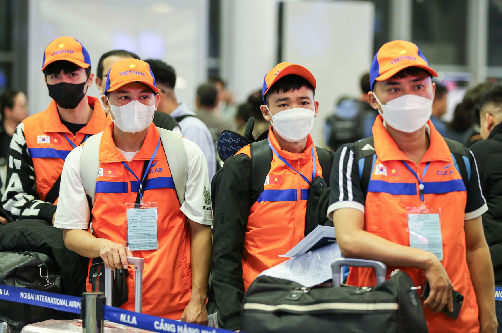 Gần 12.000 lao động đi làm việc ở nước ngoài chỉ trong 1 tháng - Ảnh 1.