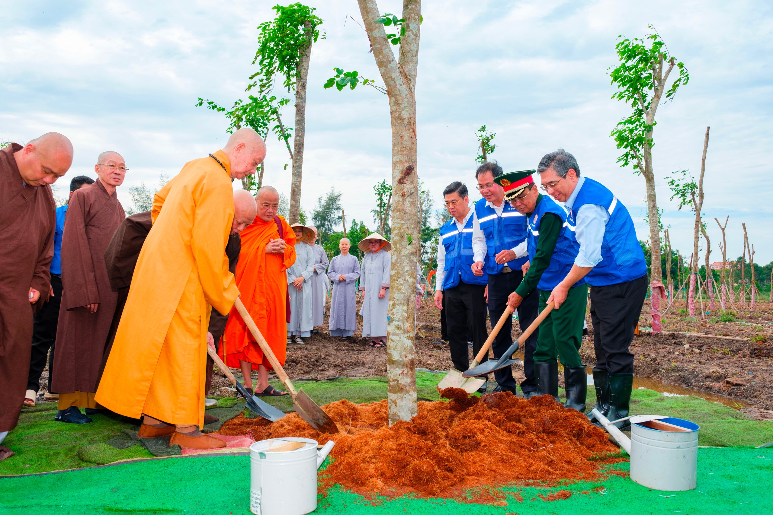 Gieo mầm xanh, vun đắp đại đoàn kết giữa lòng TPHCM - Ảnh 1.