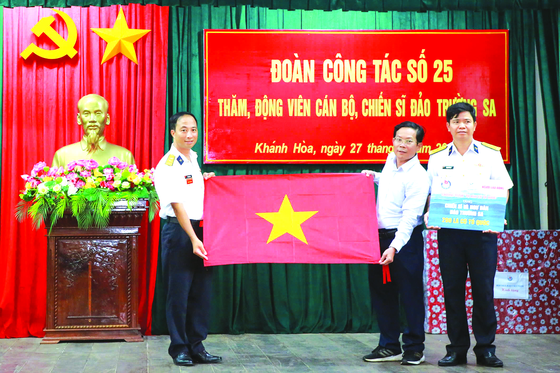 Tự hào cờ Tổ quốc: Lễ chào cờ ý nghĩa tại các điểm cực của Tổ quốc 2026 - Ảnh 9.