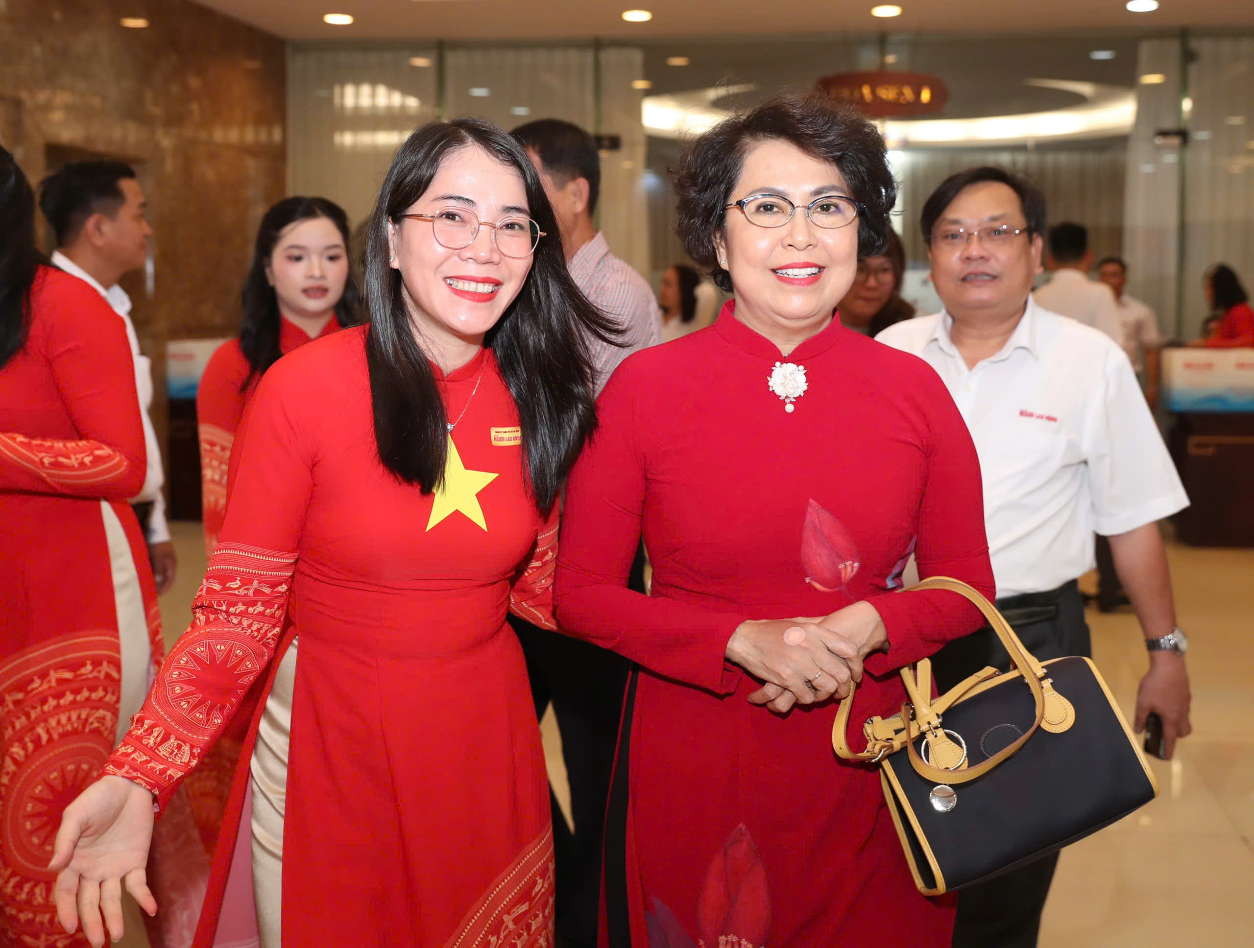 B&aacute;o Người Lao Động tổ chức Lễ kỷ niệm 7 năm chương tr&igrave;nh Tự h&agrave;o cờ Tổ quốc - Ảnh 2.