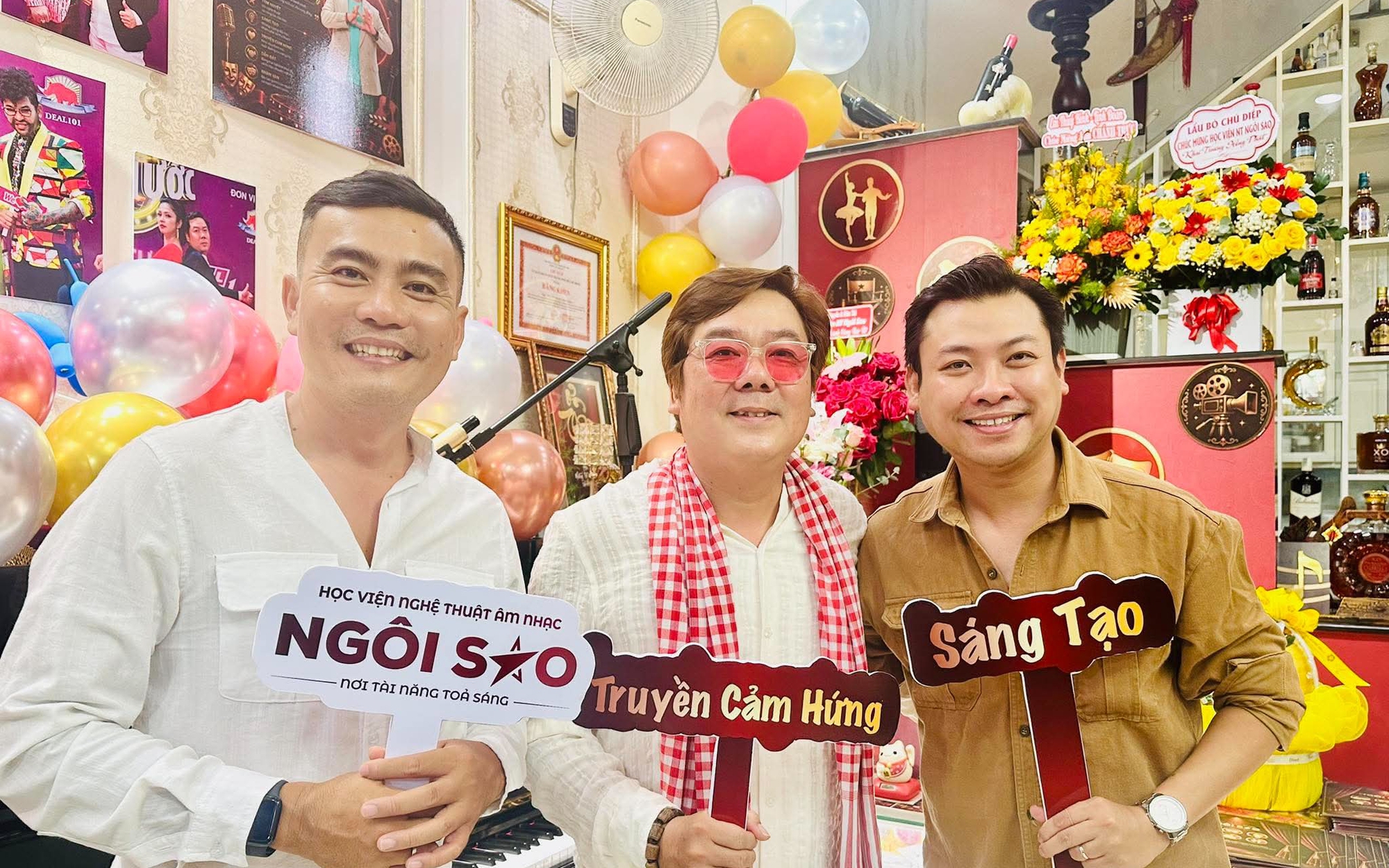 Đạo diễn Chánh Trực khánh thành Học viện Nghệ thuật Âm nhạc Ngôi sao